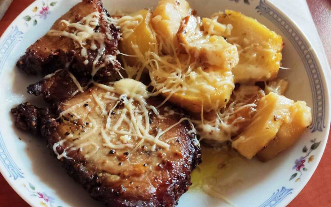 Χοιρινές μπριζόλες με μυρωδικά