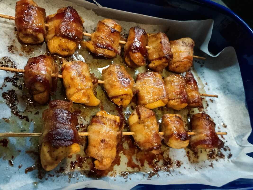 Καλαμάκια Κοτομπεικον σβησμένα σε κρασί