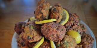 Κεφτέδες με ούζο και μυρωδικά