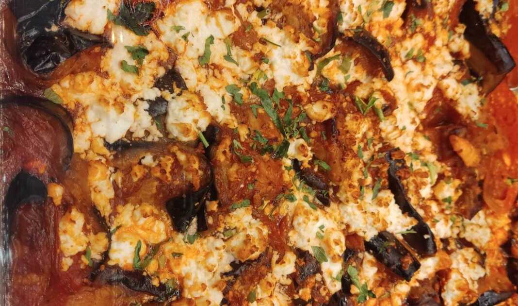 Λαδερές Μελιτζάνες φούρνου με φέτα