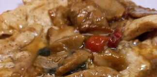 Κοτόπουλου με σάλτσα μανιταριών