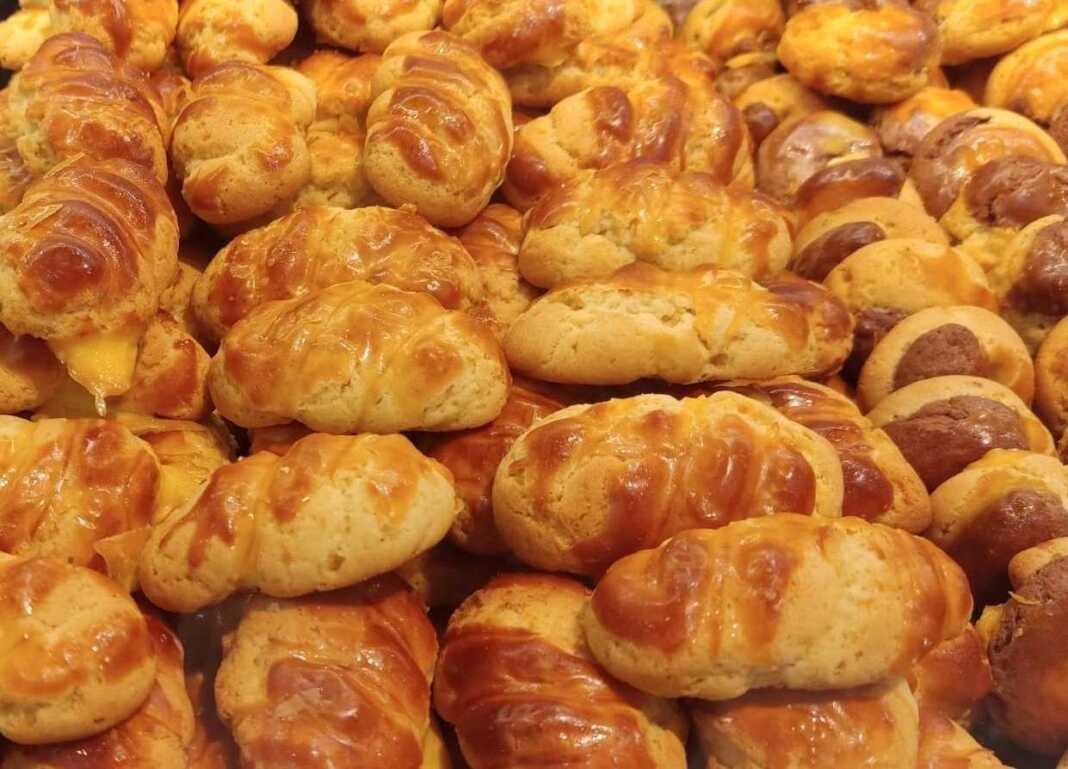 Πασχαλινά κουλουράκια με αμμωνία