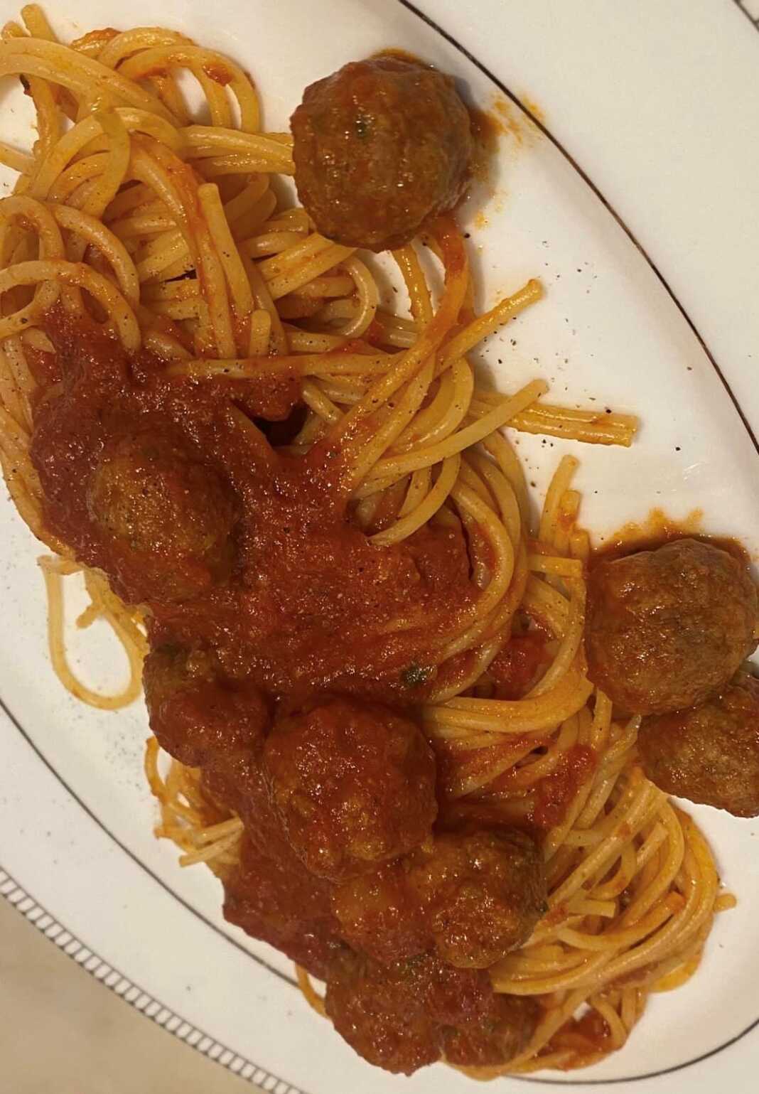 makaroniaKeftedakiaKokinista