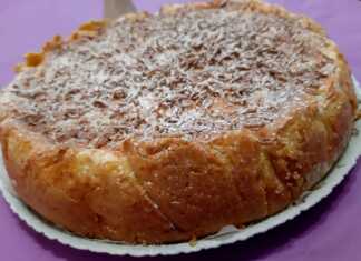 Μηλόπιτα με κάλυψη γιαουρτιού