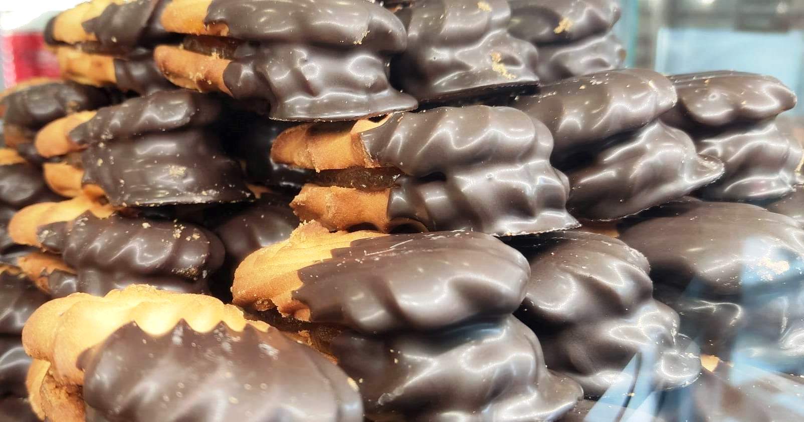 Πτι Φουρ με σοκολάτα και μαρμελάδα