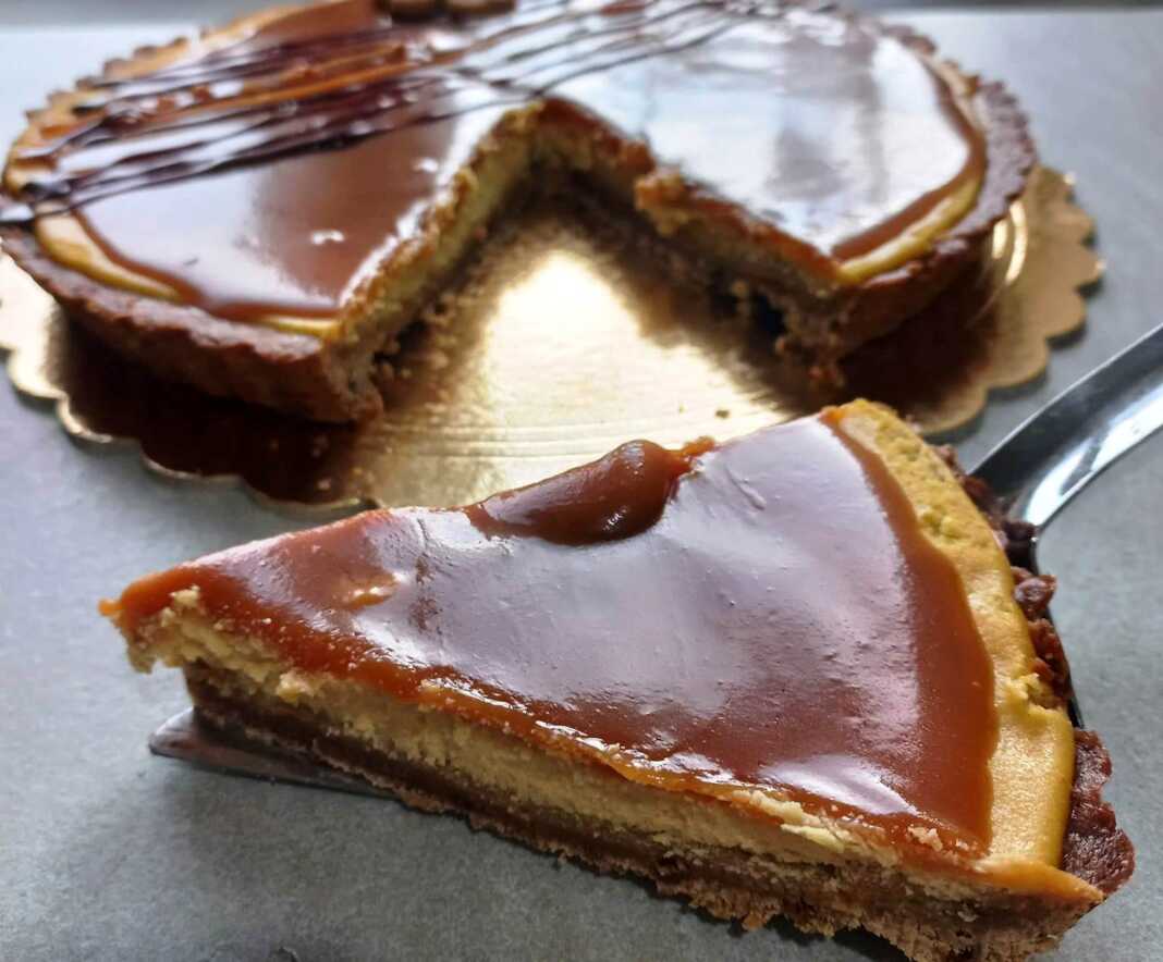 tartaKaramelas01 Τάρτα καραμέλας με ρικότα καραμέλας