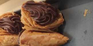 Τρίγωνα με πανοράτος με κρέμα σοκολάτα