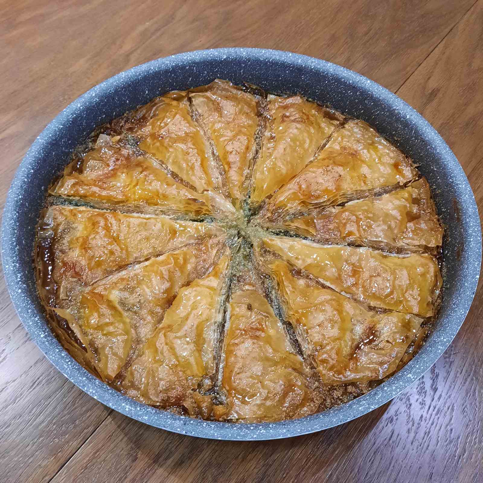 Μπακλαβάς με φιστίκια Αιγίνης