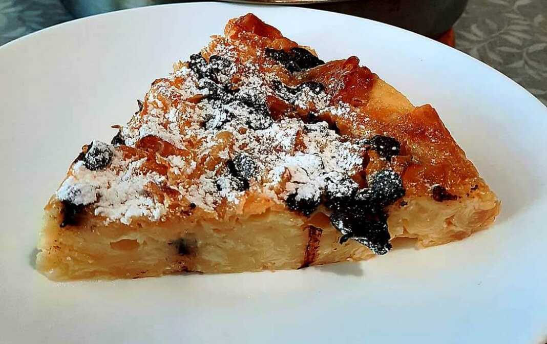 Γαλατόπιτα με σταγόνες μαύρης σοκολάτας