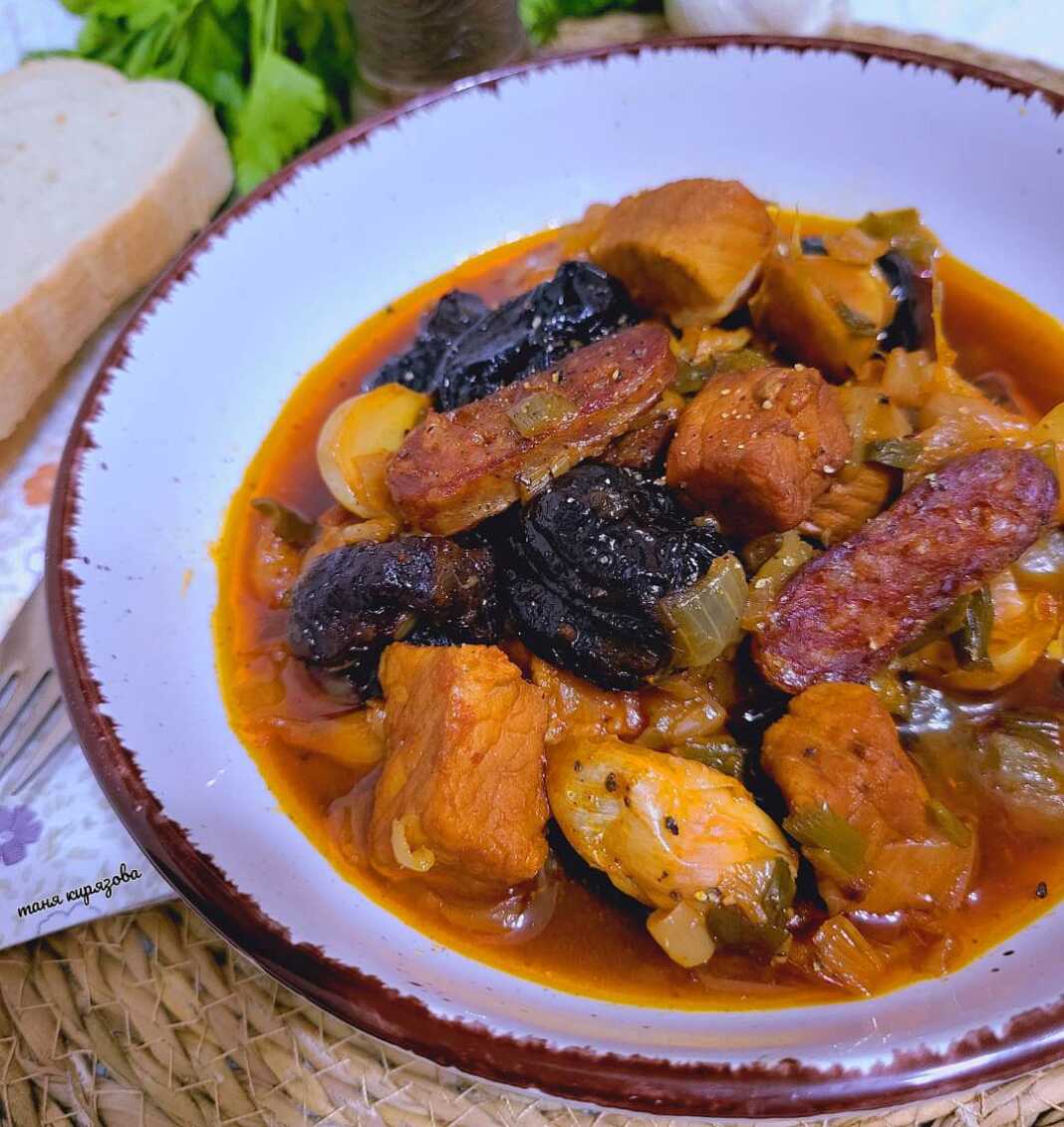 Χοιρινό με δαμάσκηνα