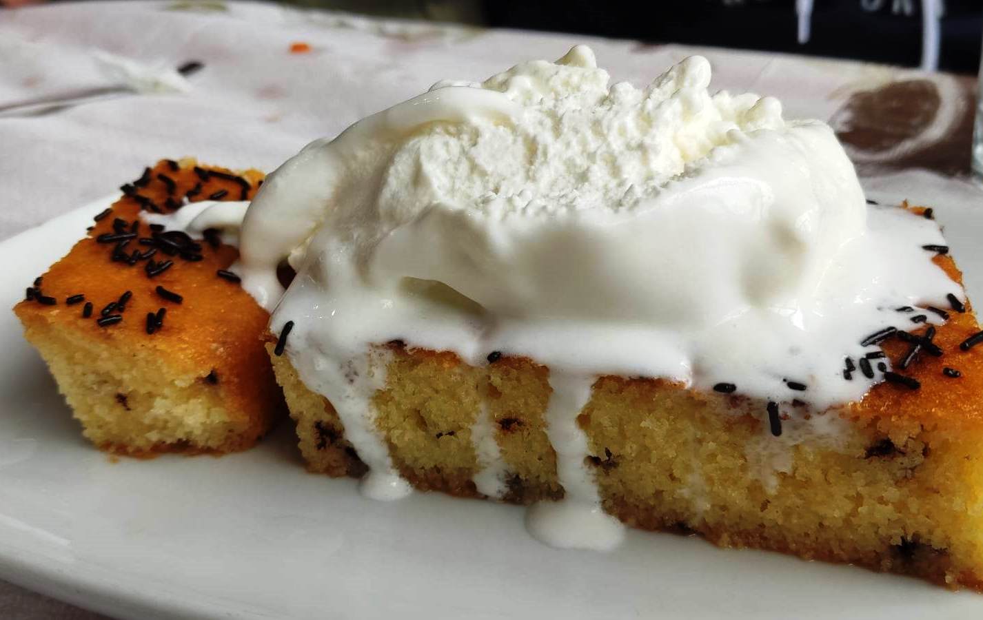 Υγρό Κέικ με τρούφα Σοκολάτας