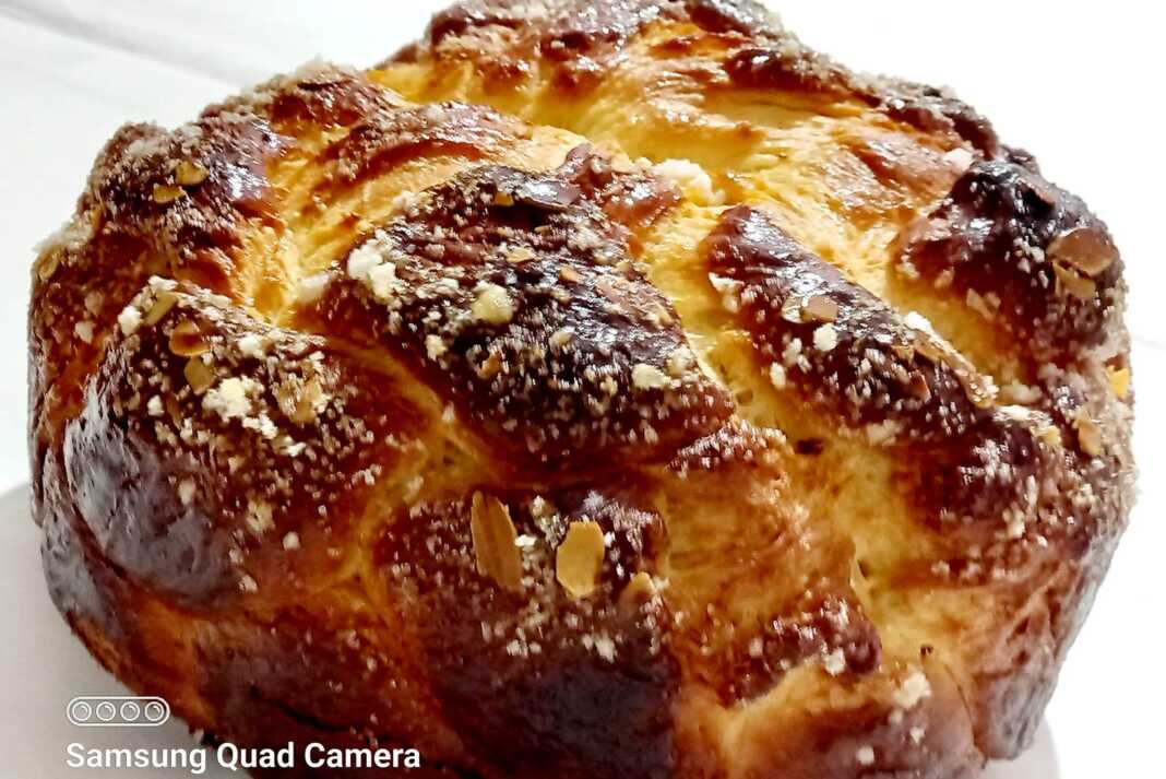 Κέικ αφράτο σαν τσουρέκι