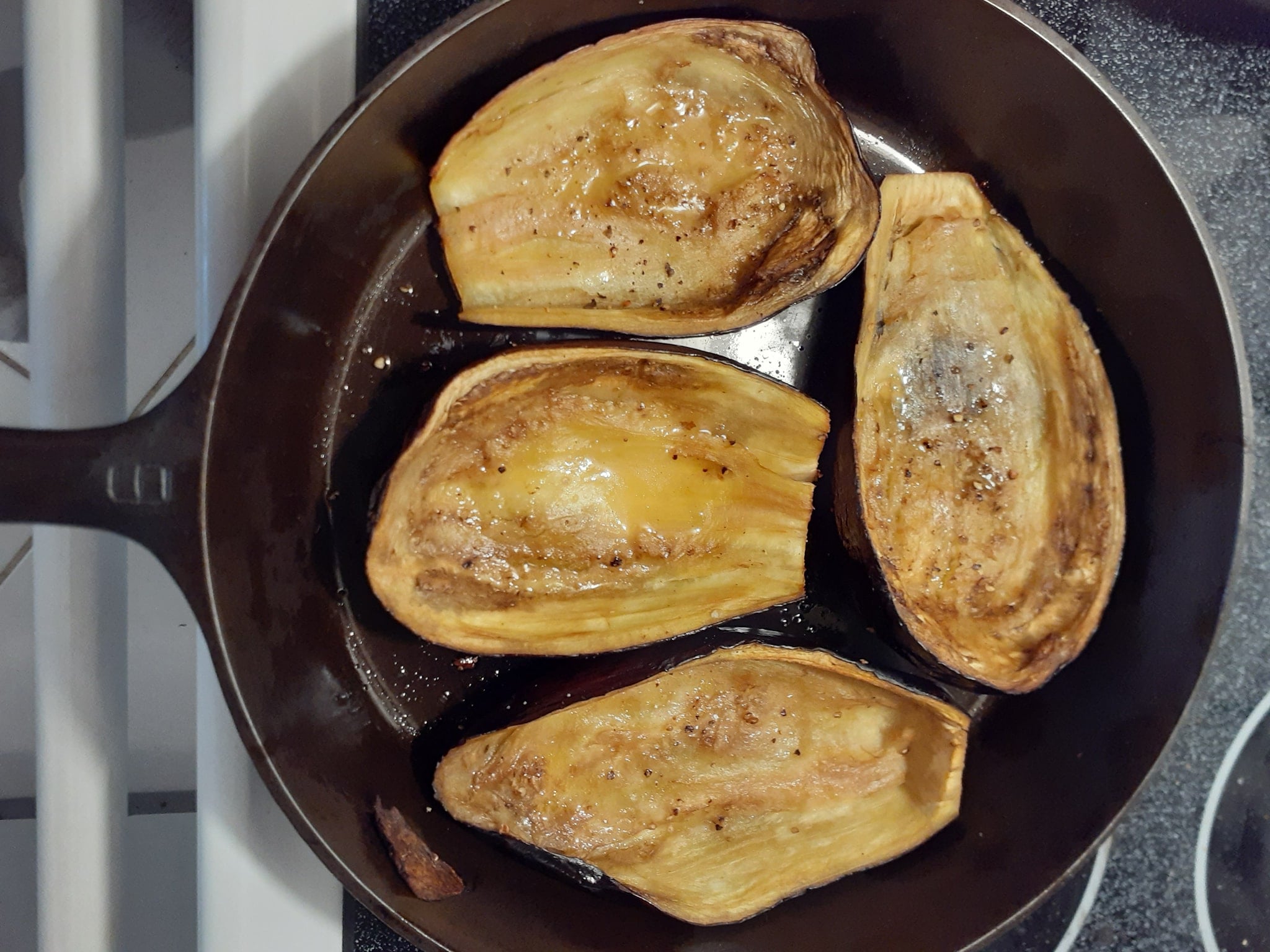 Γεμιστές Μελιτζάνες με ζυμαρικά