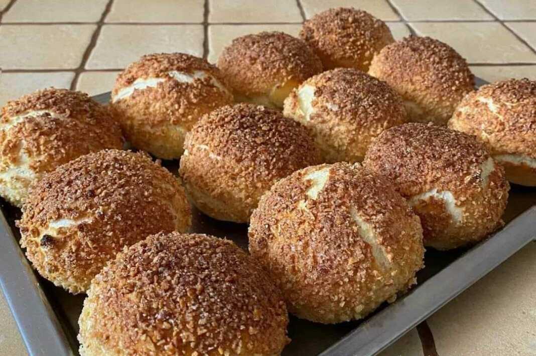 psomakiaKisrousKarpous Ψωμάκια με ξηρούς καρπούς