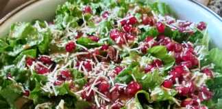 Μαρουλοσαλάτα με ρόδι και παρμεζάνα