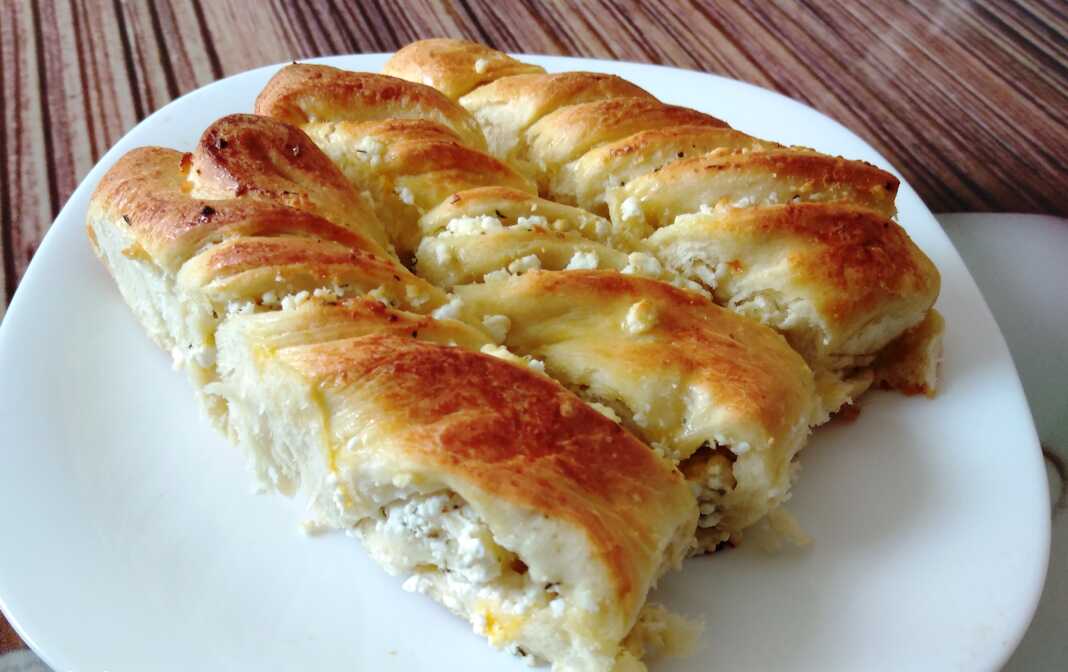 Στριφτά τυροκούλουρα