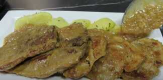 Χοιρινές μπριζόλες με σάλτσα μουστάρδας