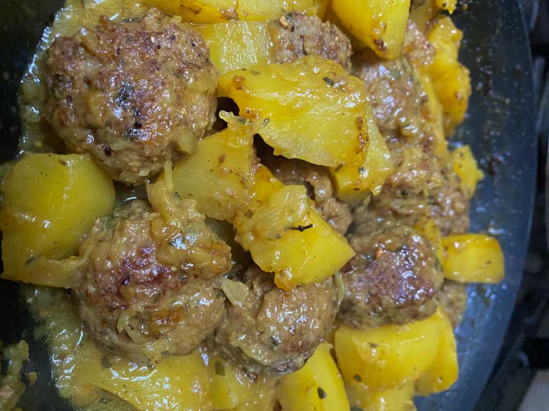 KeftedakiaPatates Κεφτεδάκια και καραμελωμένες πατάτες