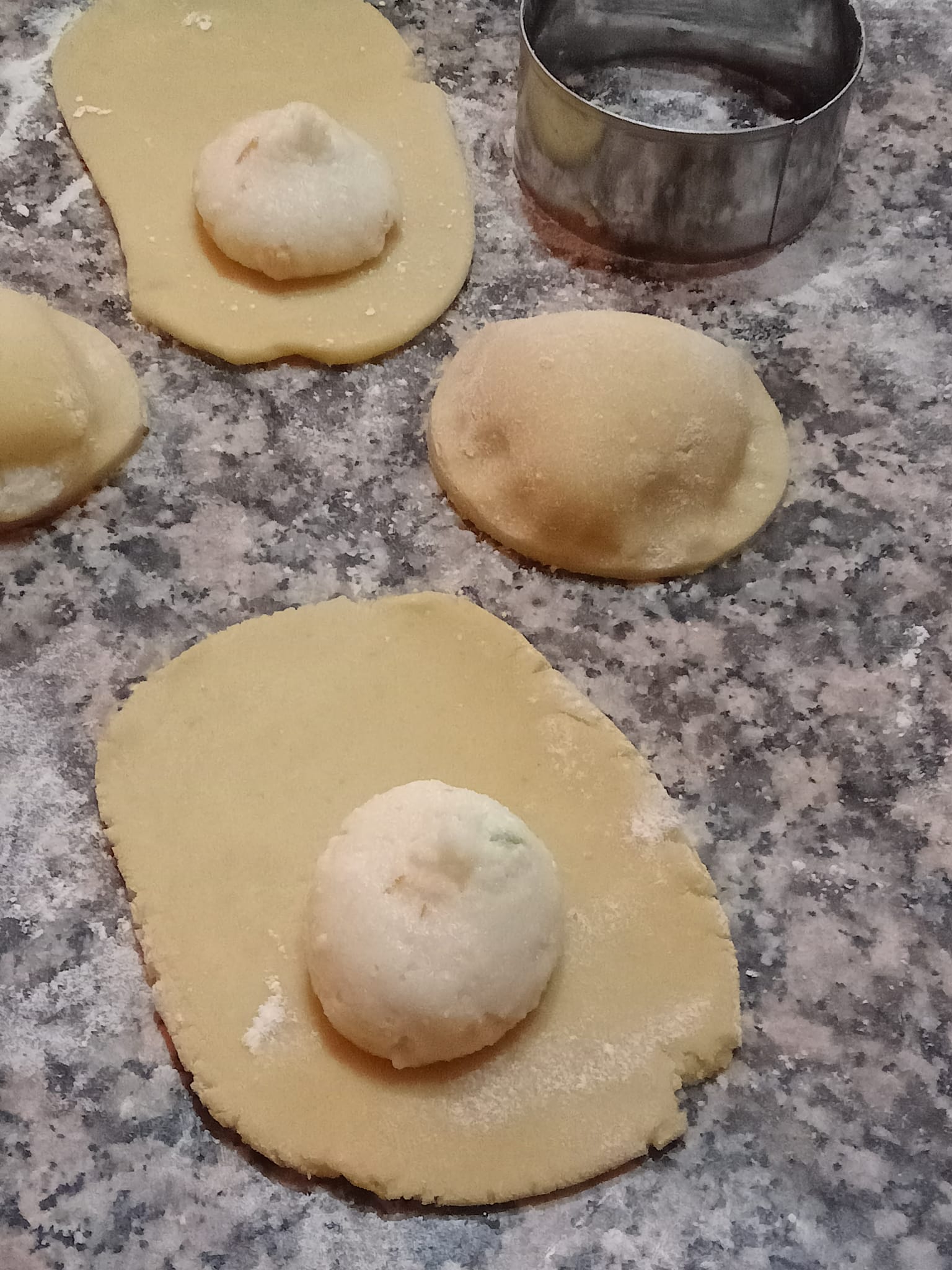 Τυροπιτάκια κουρού με σιμιδγάλι