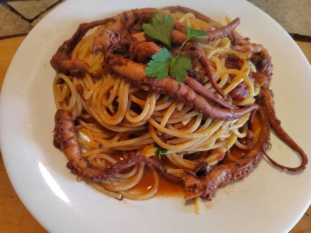 Σπαγγέτι με χταπόδι