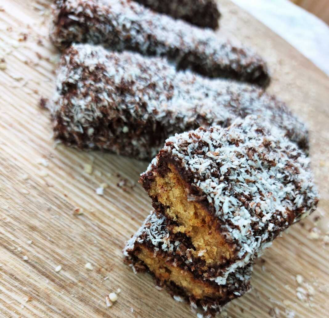 MpiskotaMeliou1 Γλυκά μπισκότα μελιού και σοκολάτας