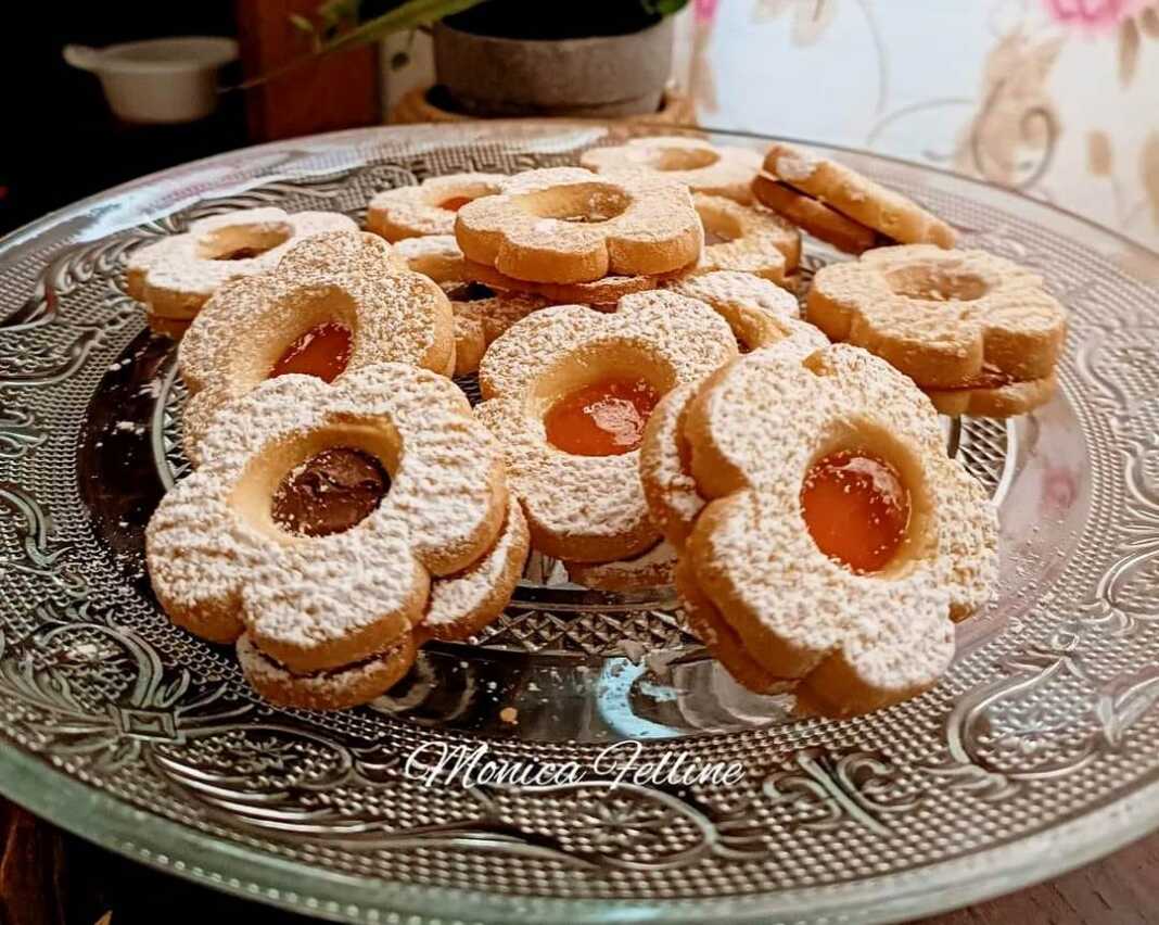 Λουλούδι μπισκότο με μαρμελάδα ή νουτέλα