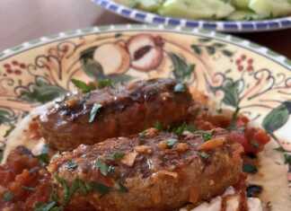 Γιαουρτλού κεμπάπ με χειροποιητες πίτες