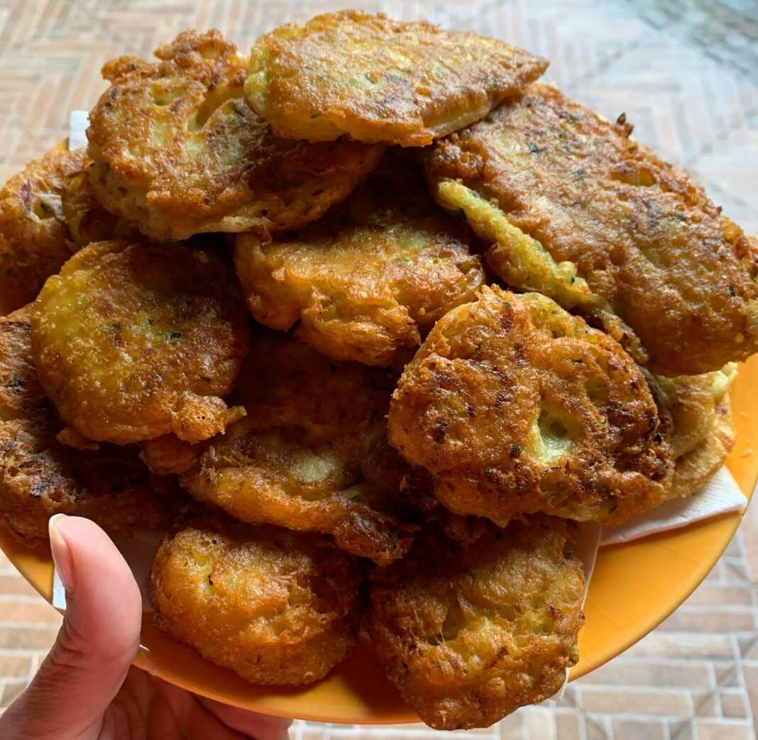 kolokithakiaTiganites Κολοκυθάκια Τηγανίτες