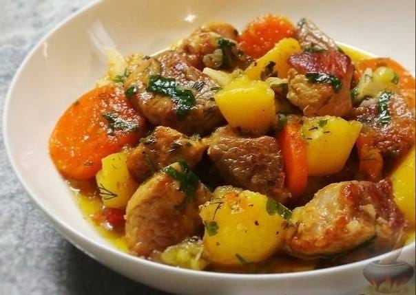 kreasPatates Πατάτες με κρέας στην κατσαρόλα