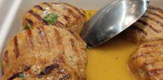 Μπιφτέκια Κοτόπουλου σε σάλτσα μουστάρδας