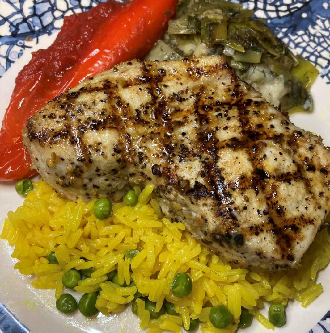 Μπριζόλα Ξιφία με κίτρινο ρυζι