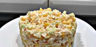 Σαλάτα λάχανο με καβούρια και καλαμπόκι