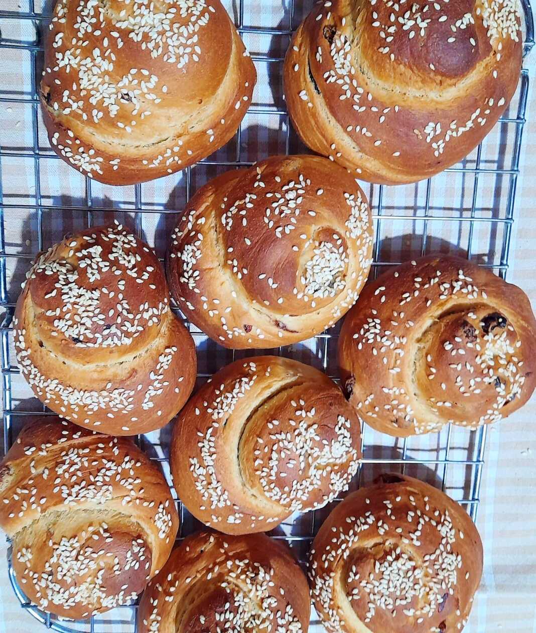 stafidopsomaTaxini Nηστίσιμα σταφιδόψωμα με ταχίνι