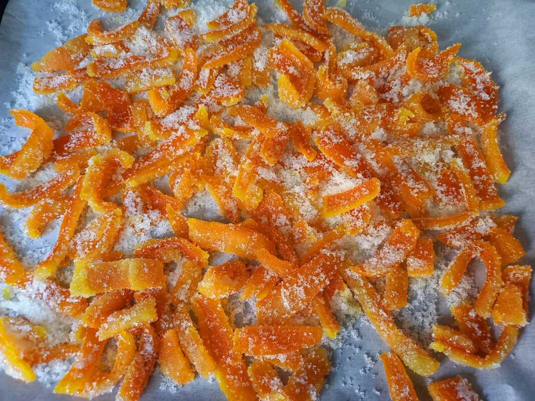 Zαχαρωμένες φλούδες πορτοκάλι