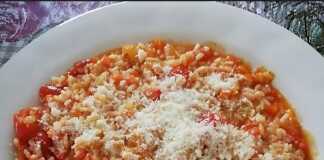 Ρύζι με σάλτσα ντομάτας