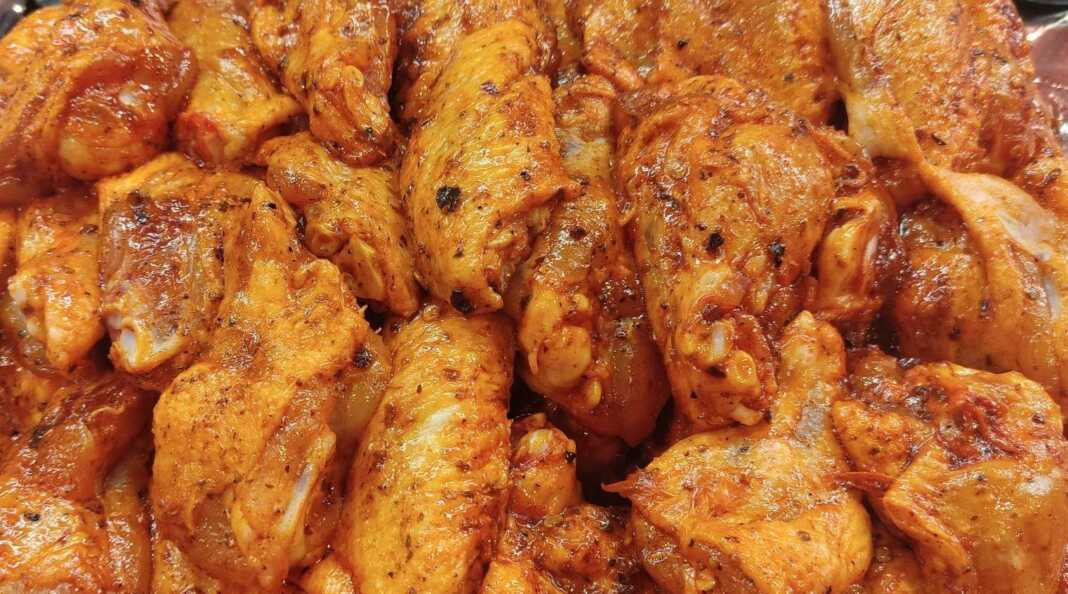 Φτερούγες κοτόπουλου μαριναρισμένες με μουστάρδα με μέλι