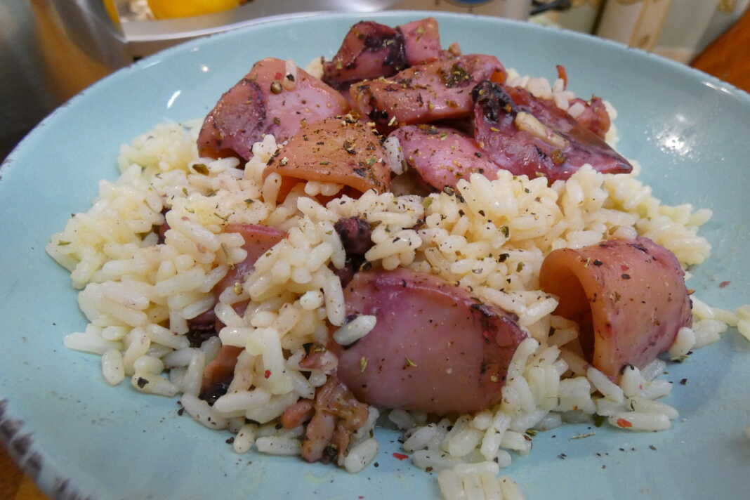 Καλαμάρια Λεμονάτα στην Λαδόκολλα 