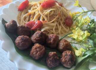 Κεφτεδάκια με ζυμαρικά και ντοματίνια