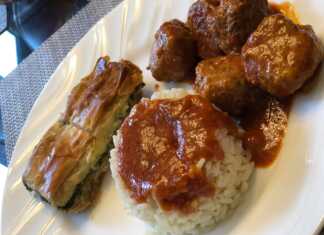 Κεφτεδάκια σε σάλτσα ντομάτας με ρύζι