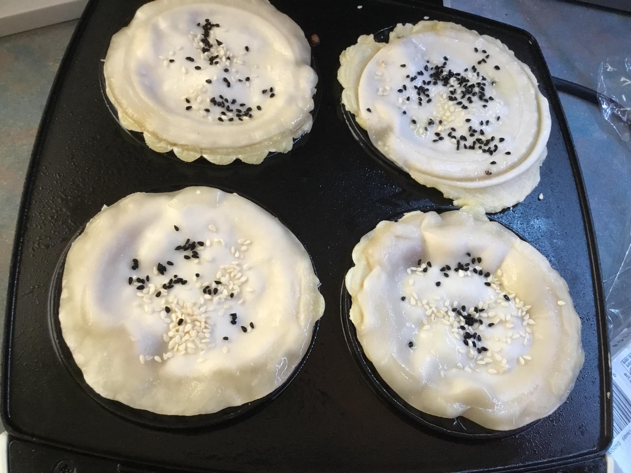 Κιμαδοπιτάκια σε ζύμη σφολιάτας