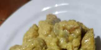 ΚοτοΜπουκιές σε σάλτσα με κουρκουμά