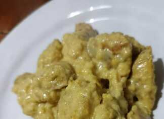 ΚοτοΜπουκιές σε σάλτσα με κουρκουμά