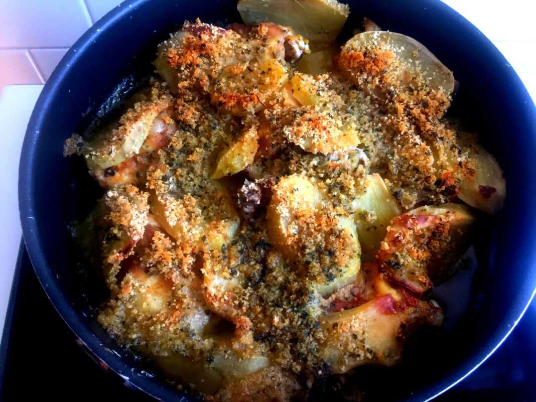 Μπαχαράτο Κοτόπουλο στο φούρνο με πατάτες