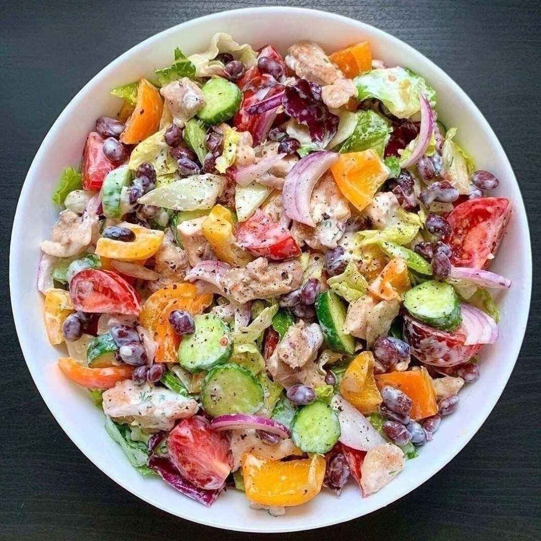 Σαλάτα με κοτόπουλο και λαχανικά