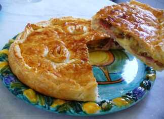 Μανιταρόπιτα με καπνιστό τυρί και ζαμπόν