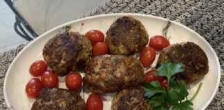 Αφράτα μπιφτέκια γαλοπούλας. Αφράτα μπιφτέκια γαλοπούλας.