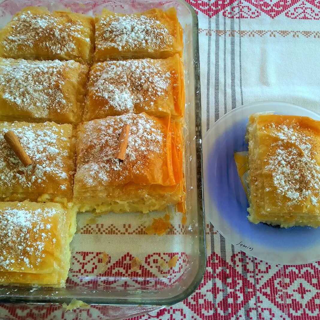 mpougatsaKrema1 Μπουγάτσα με κρέμα χωρίς αυγά