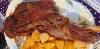 Αρνάκι μπούτι με πατατούλες στο φούρνο