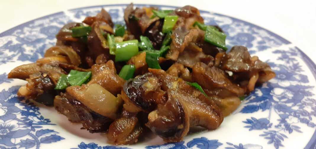 Σαλιγκάρια τηγανητά με φρέσκο κρεμμυδάκι και σκόρδο