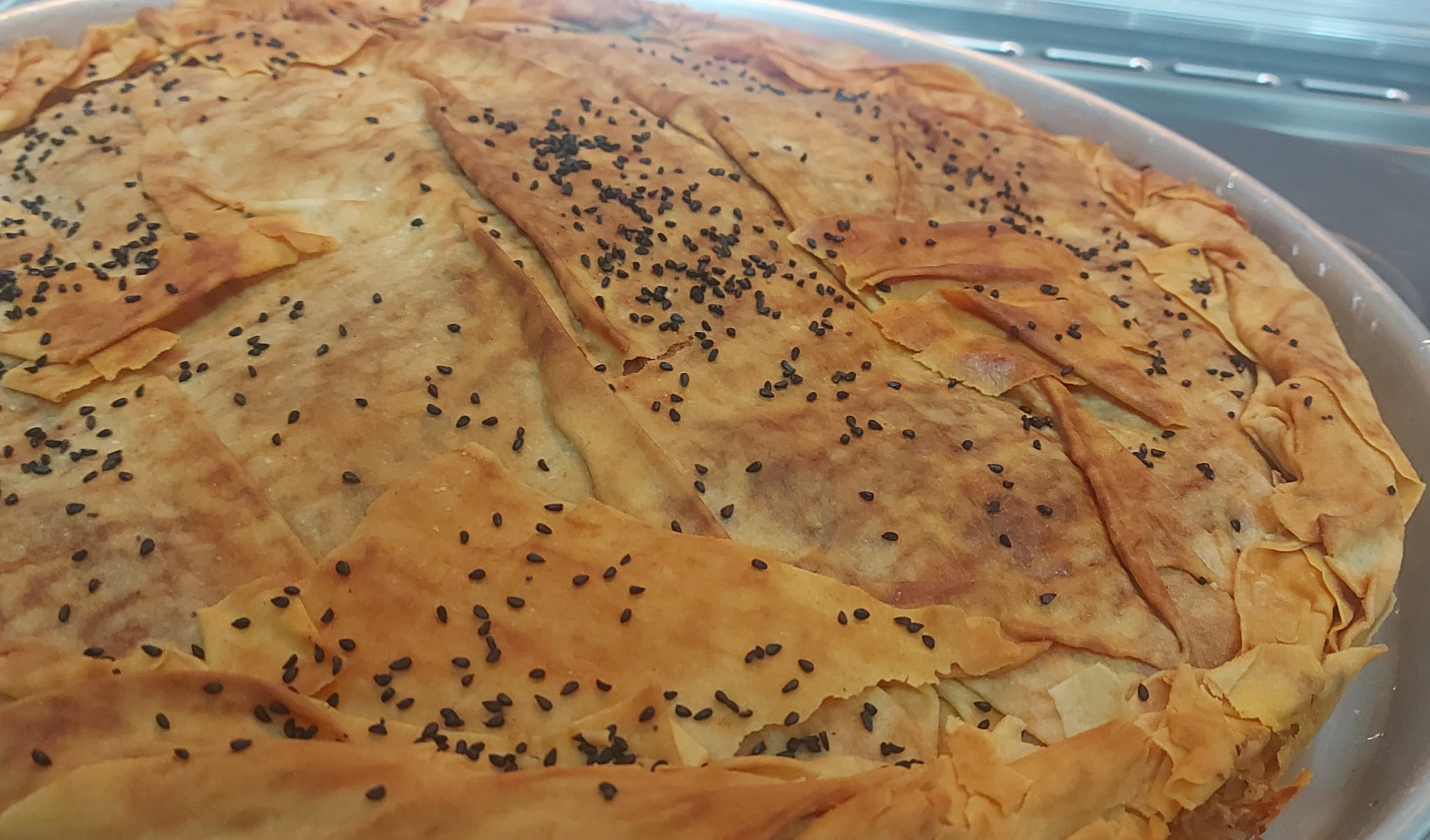 Σαρακατσανικη πίτα με λάχανο τουρσί